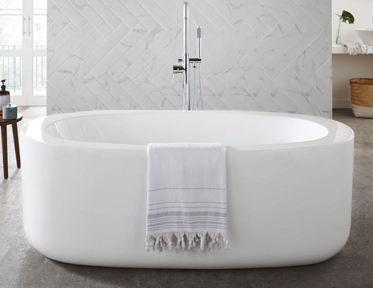 Click here to view / buy the Genoa Modern Freestanding Bath